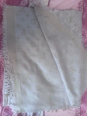 Louis Vuitton Light Beige Monogram Shawl